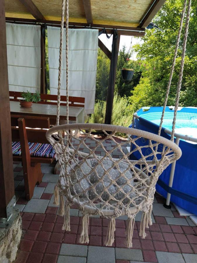 Guest House Bee Високо Екстериор снимка