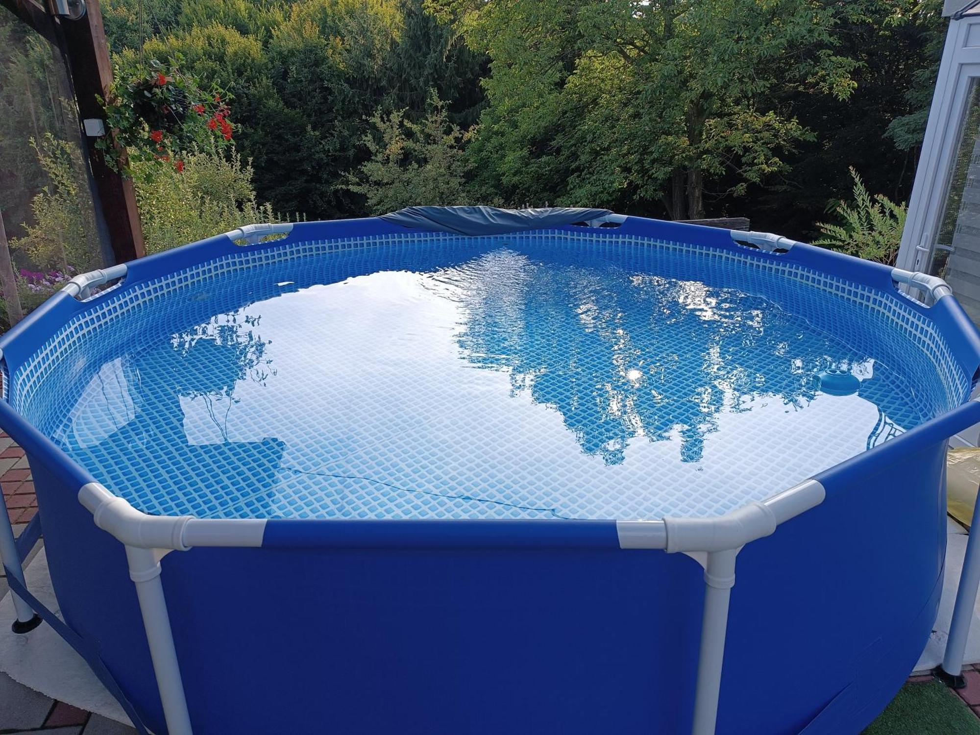 Guest House Bee Високо Екстериор снимка