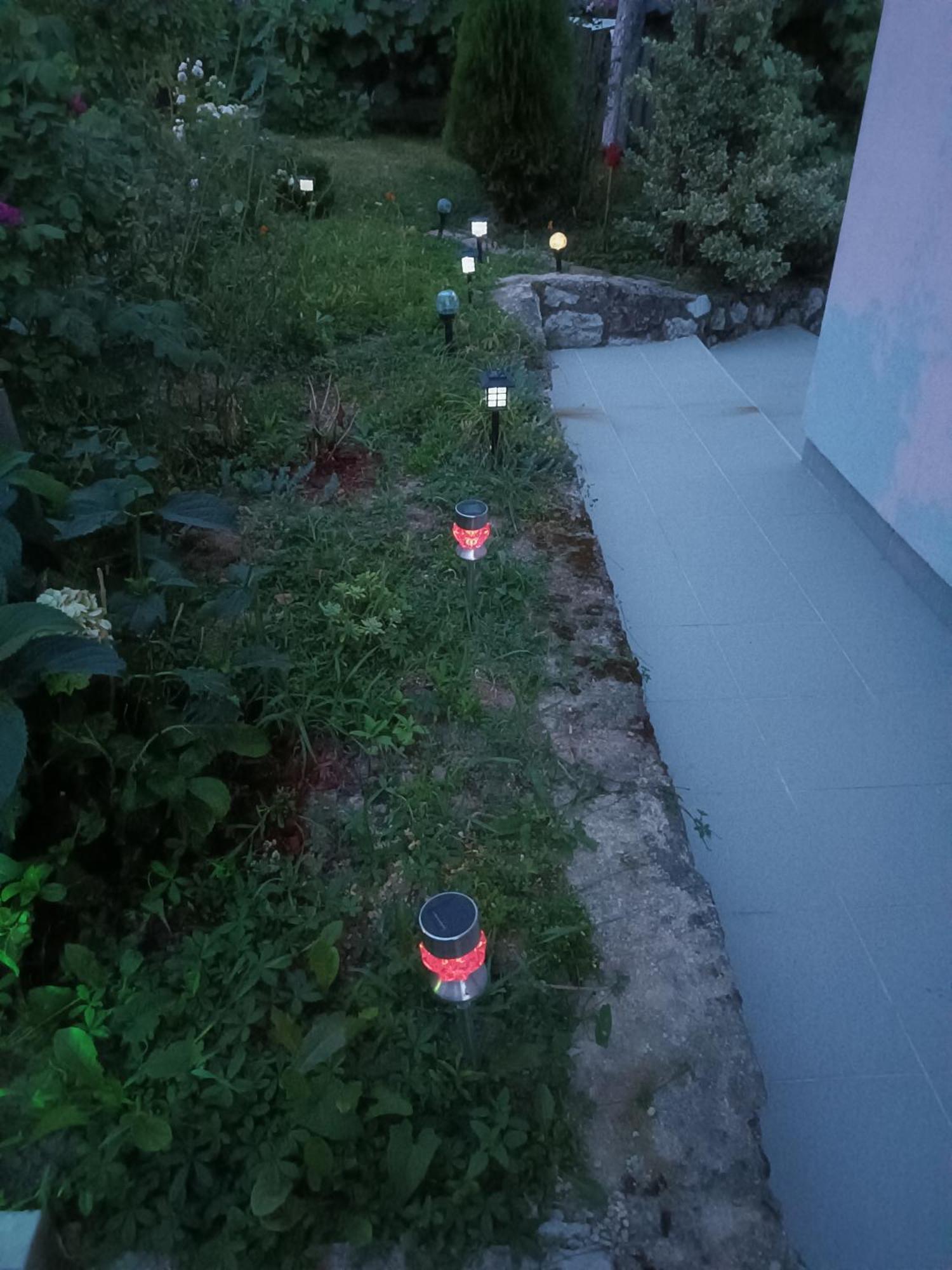 Guest House Bee Високо Екстериор снимка